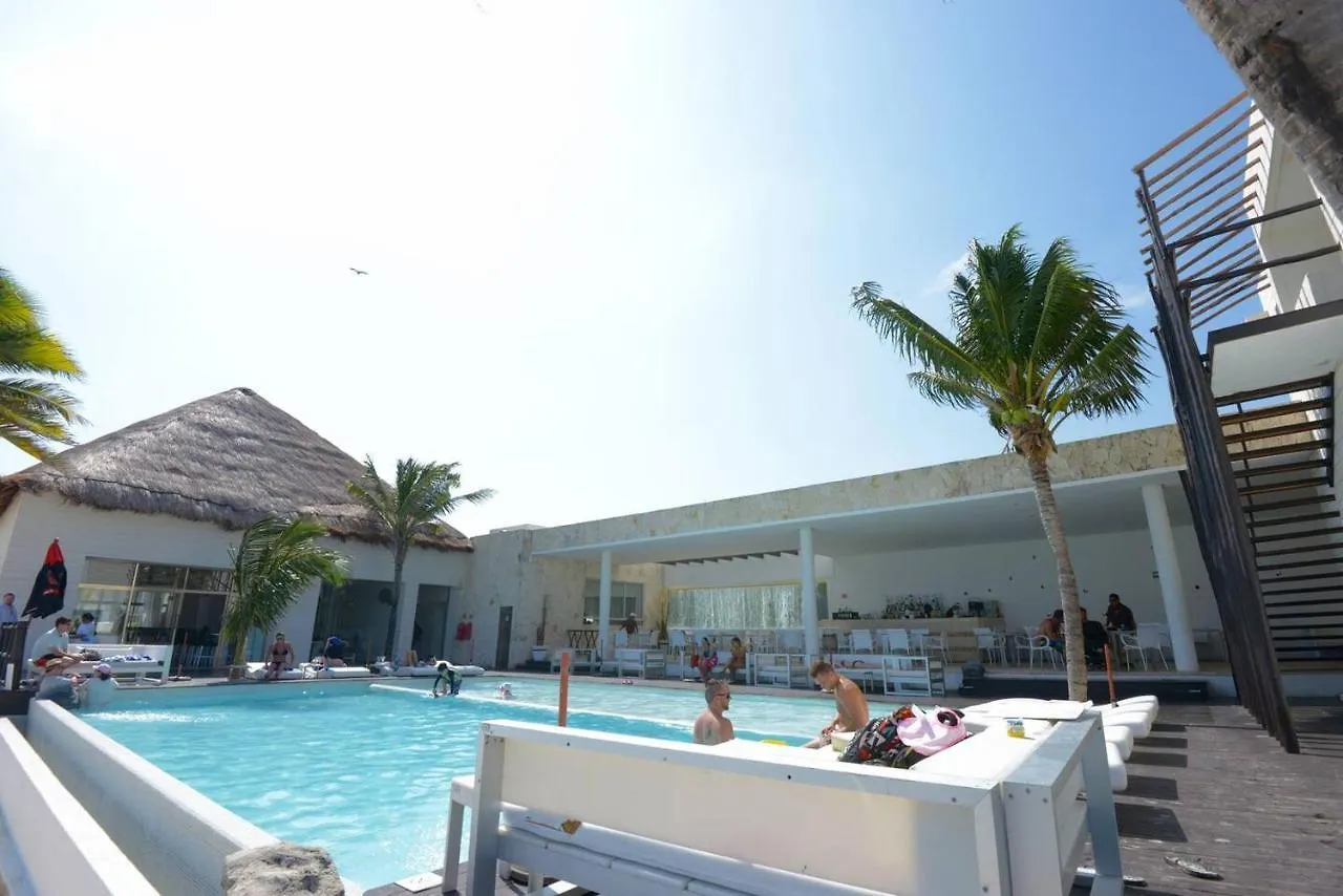 Deluxe Suite Beachside, Private Beach Club And Golf Playa del Carmen 0*,  México